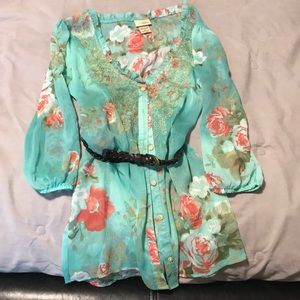 Women’s Daytrip belted floral blouse